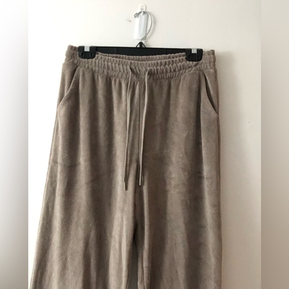 Beyond Yoga Tropez Pull On Pant in Khaki Brown Size Medium Towel Terry Lounge - Picture 5 of 16